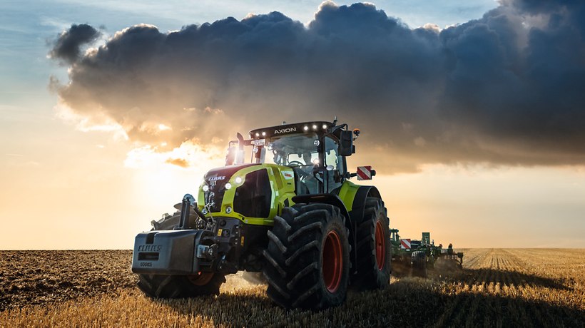 AXION 800 Stage V